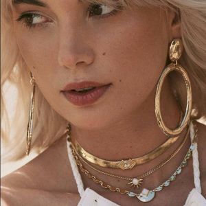 2 Bandits Arrow Deco Choker